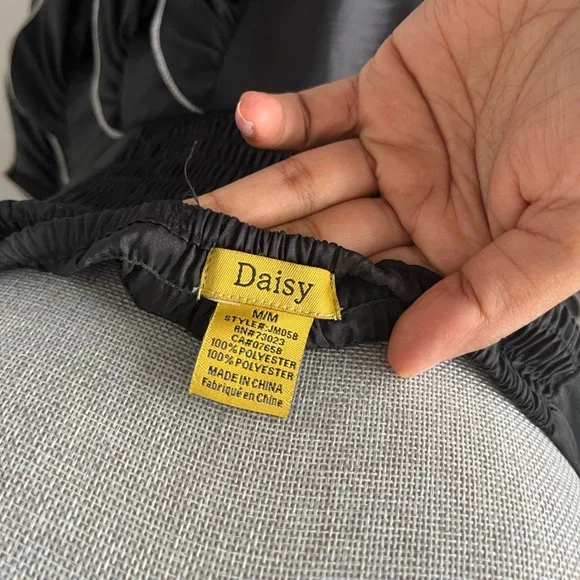 🇨🇦 Black Strapless Ruffle Mini Dress - Picture 4 of 4